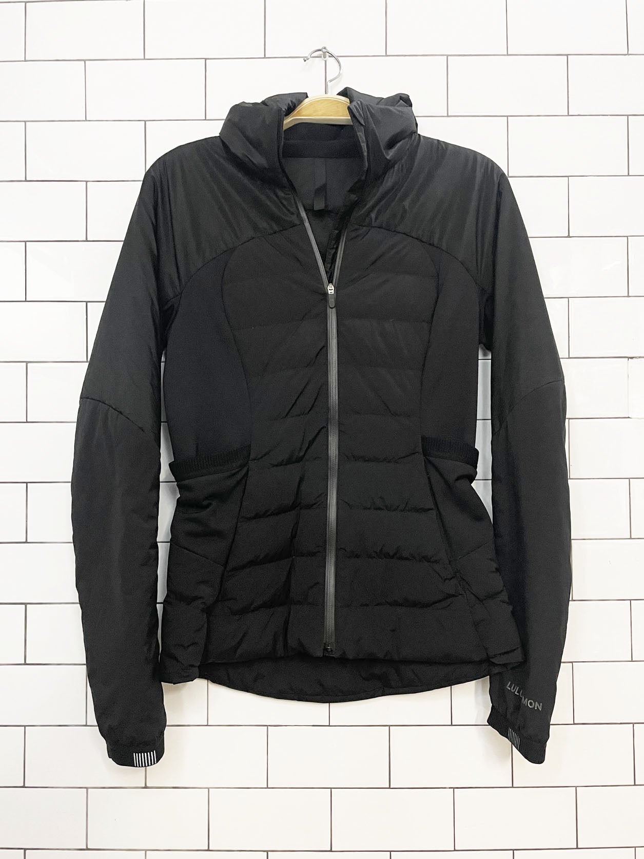 lululemon 2020 down for it all light puffer jacket | glyde primaloft