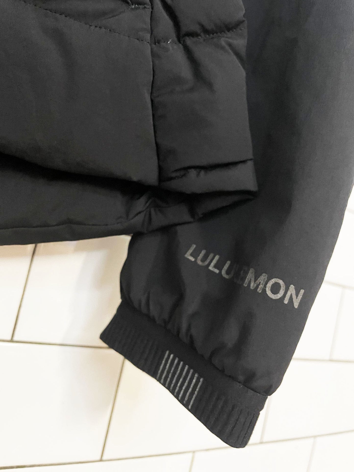 lululemon 2020 down for it all light puffer jacket | glyde primaloft