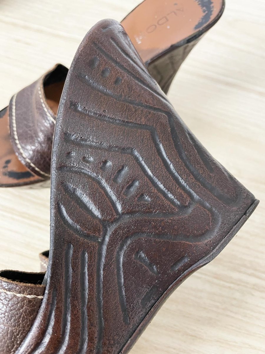 y2k aldo tooled leather wedge platform sandal | made in Italy - good market thrift store