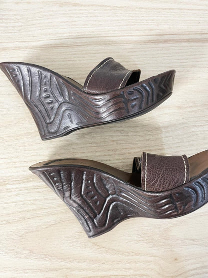 y2k aldo tooled leather wedge platform sandal | made in Italy - good market thrift store