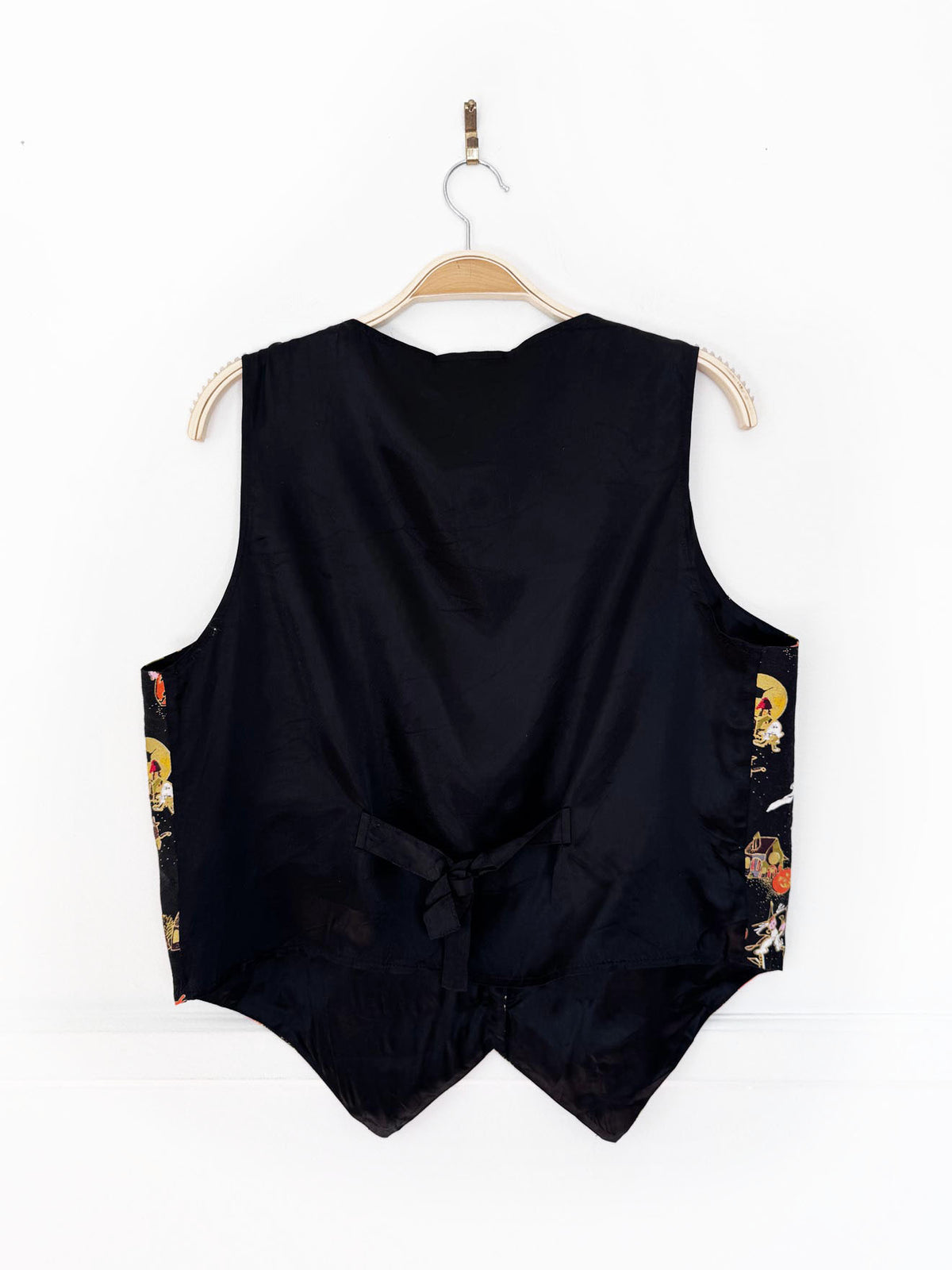 vintage 00s basic editions halloween print vest