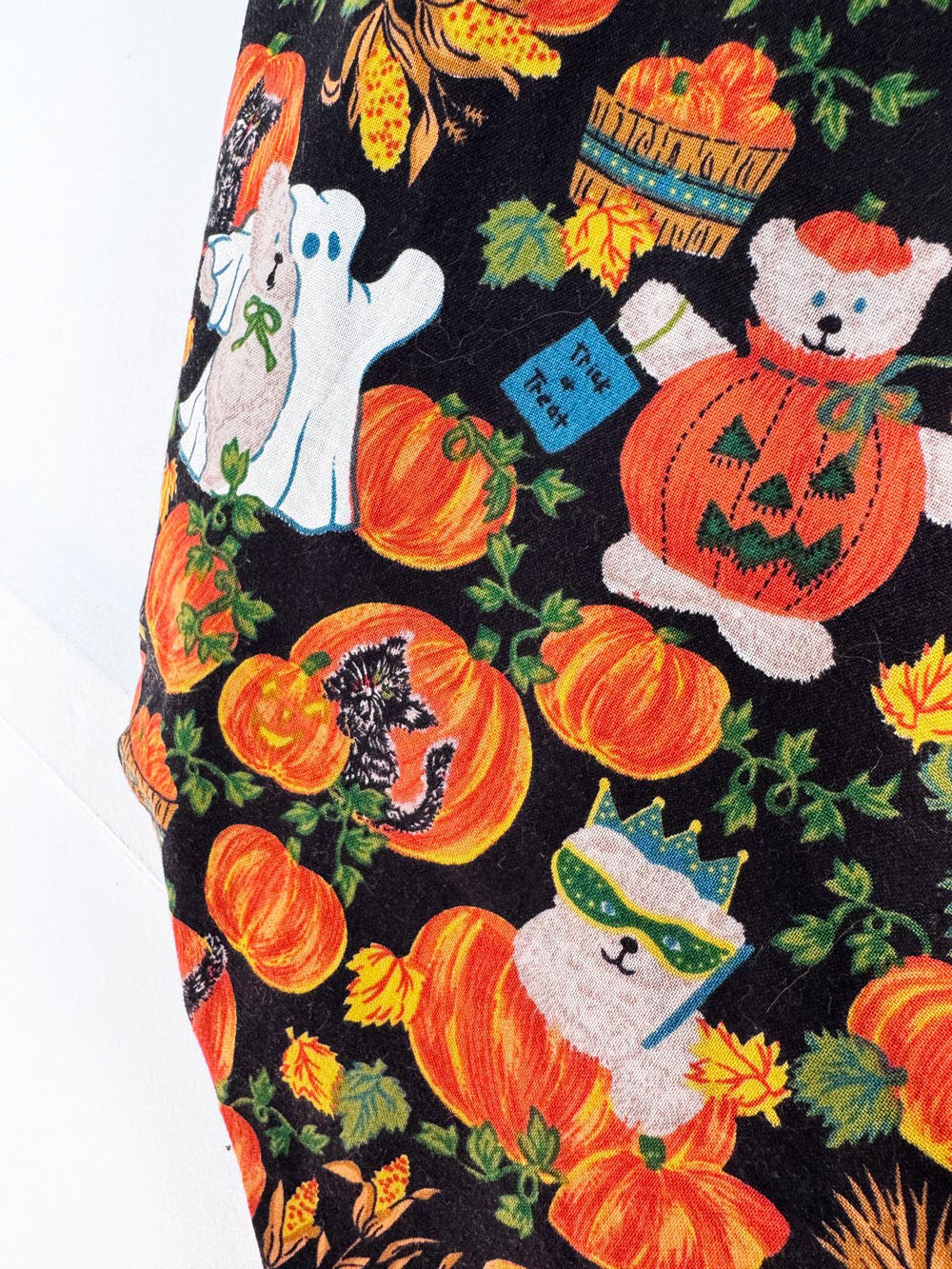 vintage 00s basic editions halloween print vest