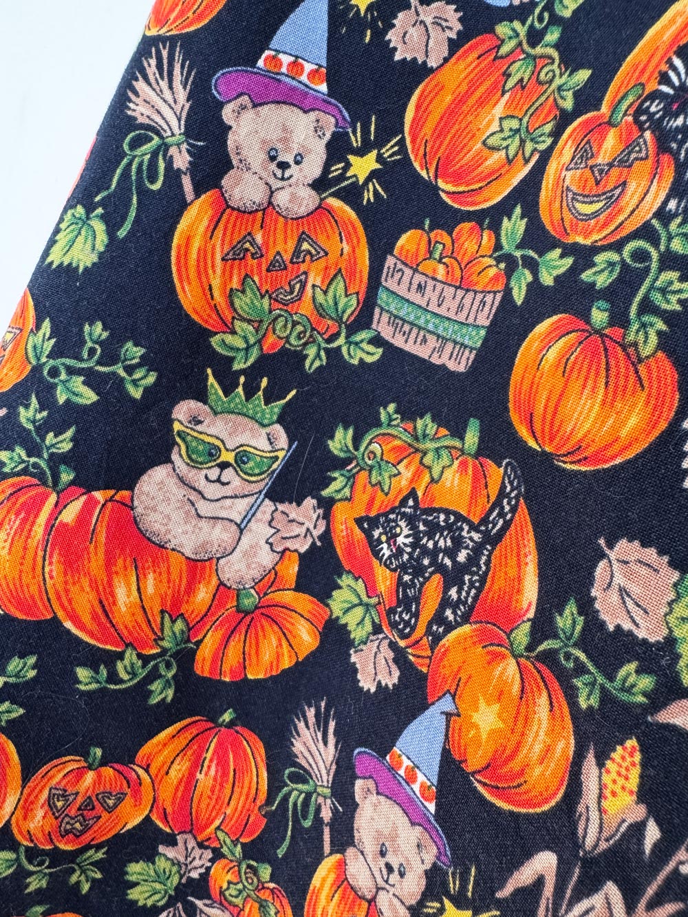 vintage 00s basic editions halloween print vest