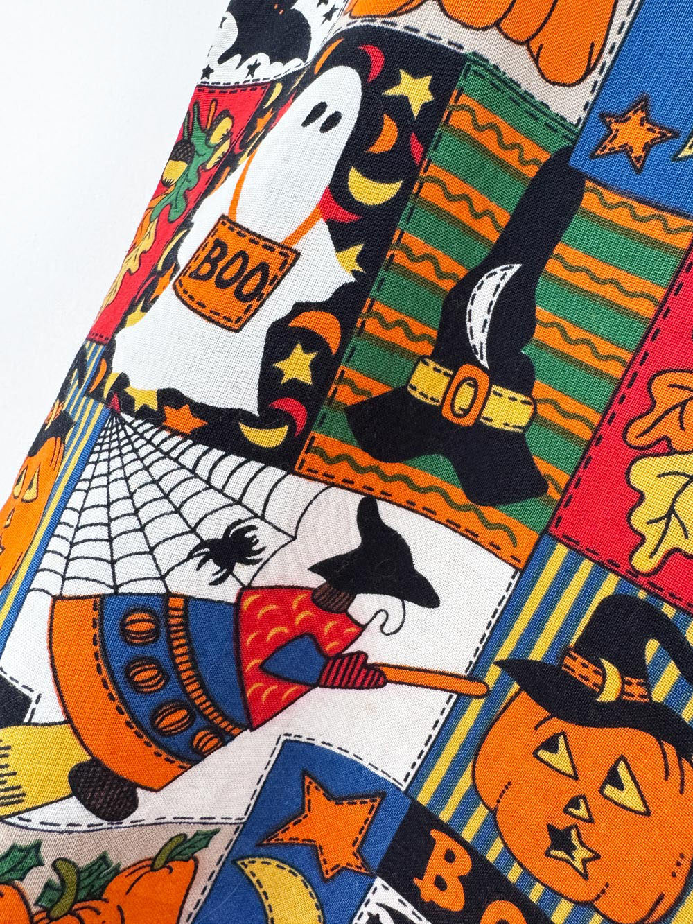 vintage 00s basic editions halloween print vest