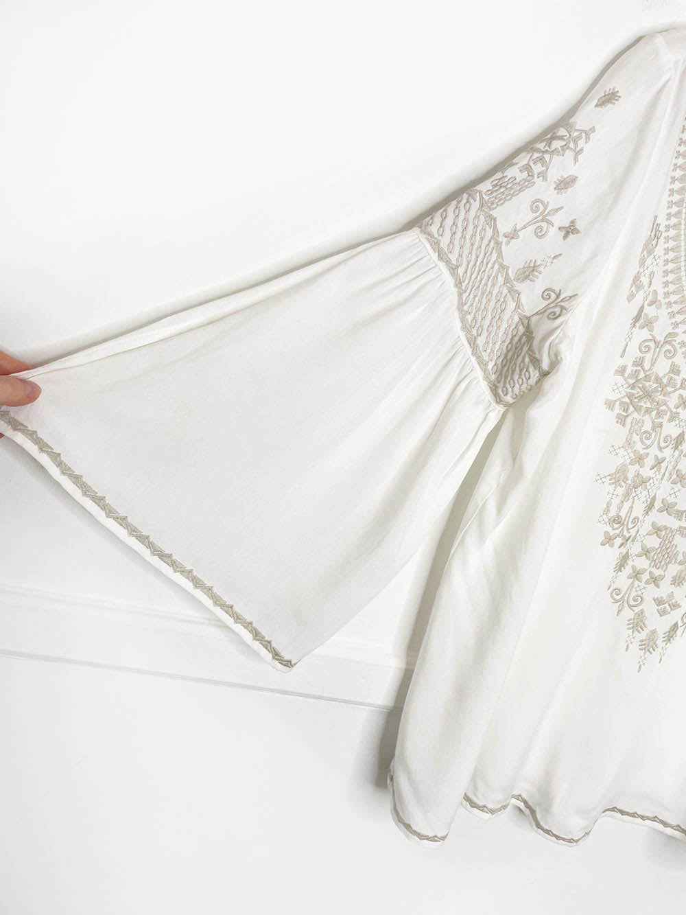 chelsea & theodore embroidered boho blouse