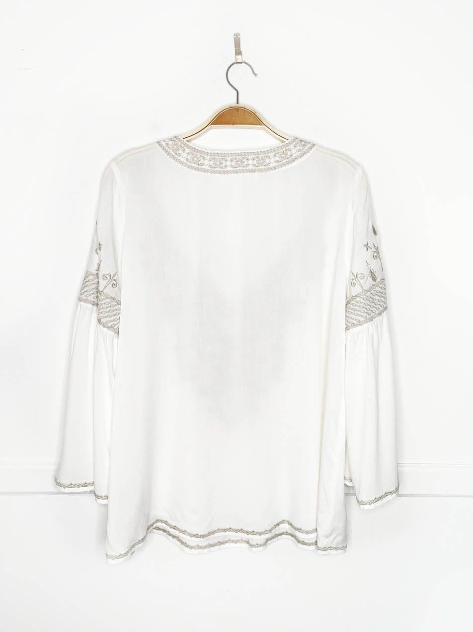 chelsea & theodore embroidered boho blouse