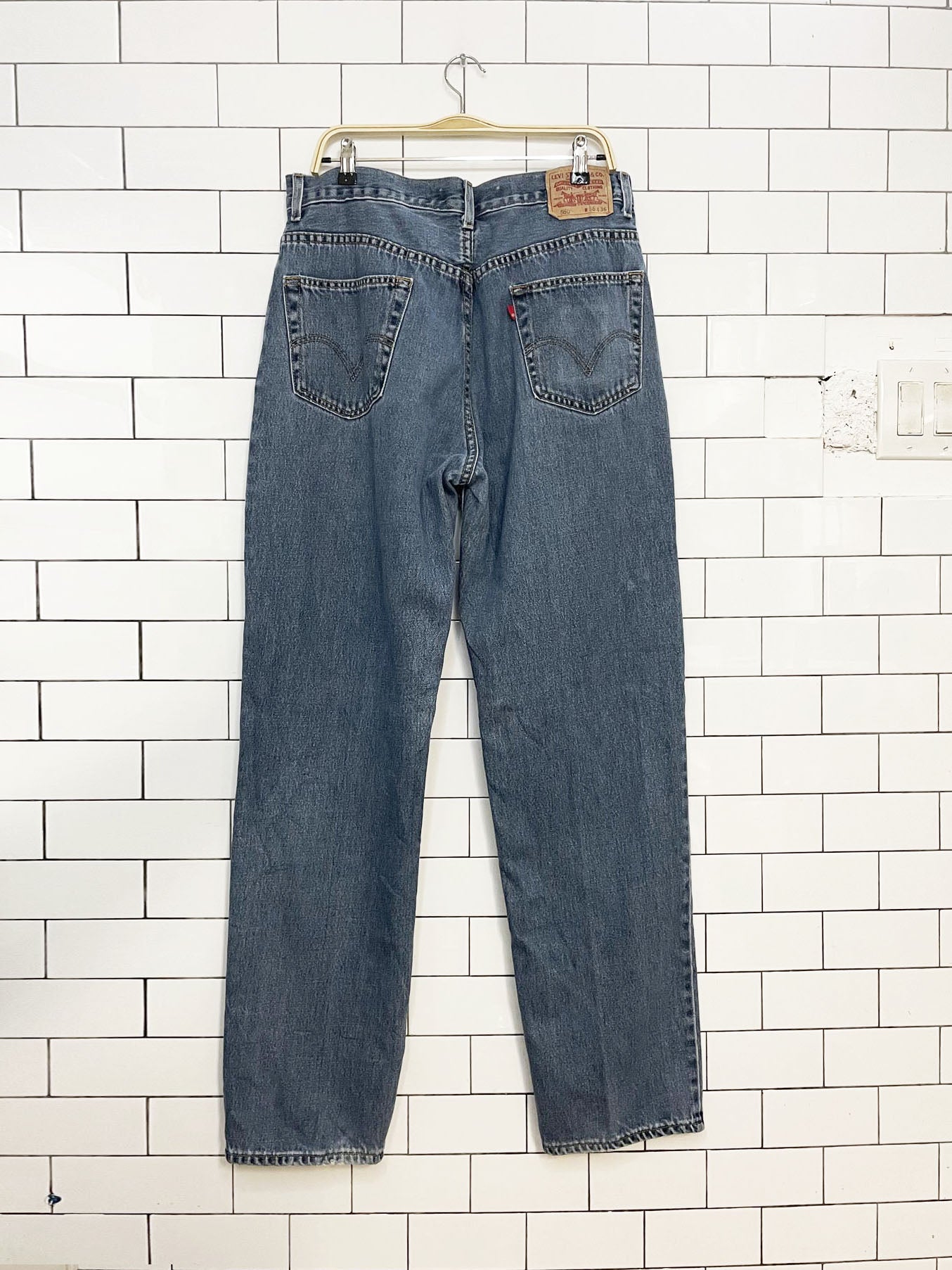 vintage 00s levi's 550 loose relaxed fit jeans