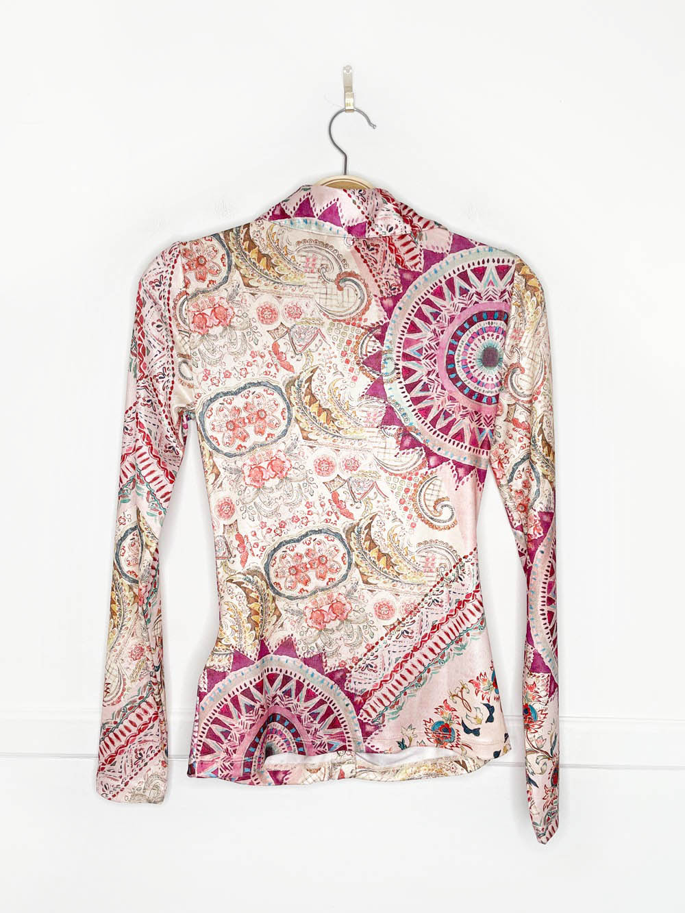 nwt guess milana shirred snap button top