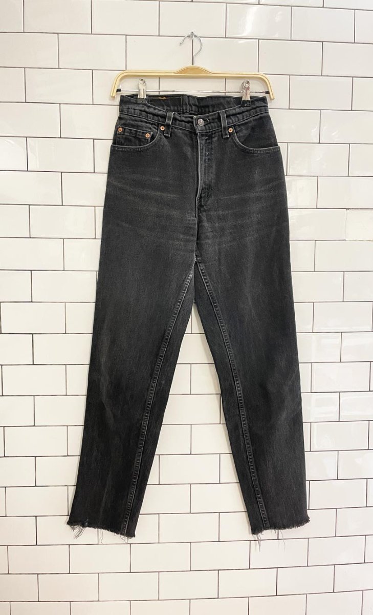vintage 90s levi's 550 relaxed fit jeans - good market thrift store