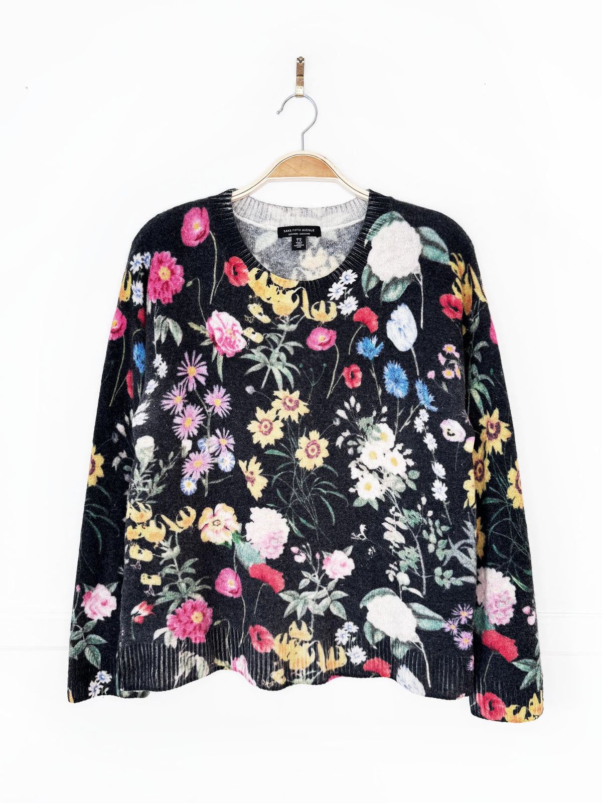 saks fifth avenue 100% cashmere knit floral sweater