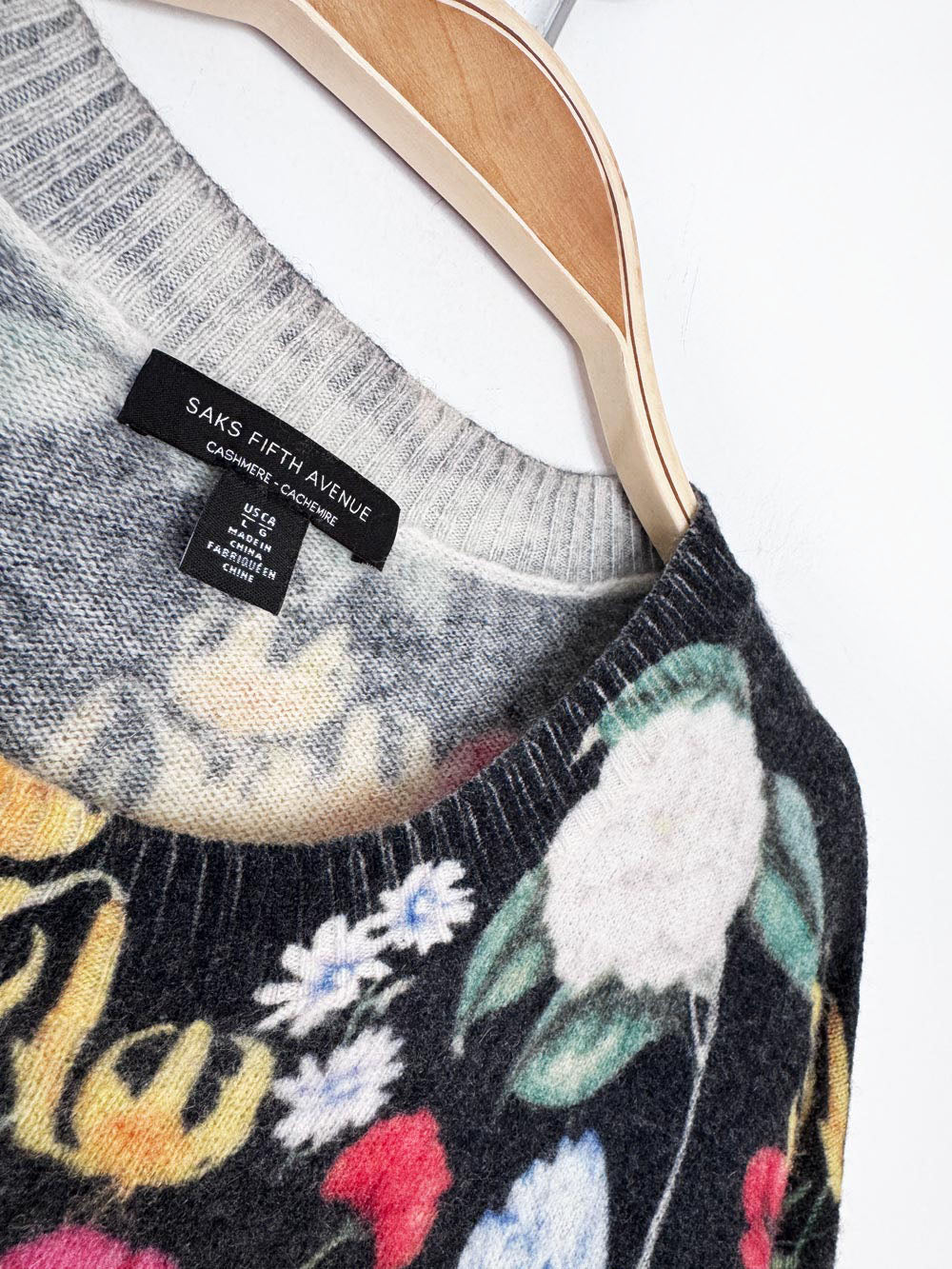 saks fifth avenue 100% cashmere knit floral sweater