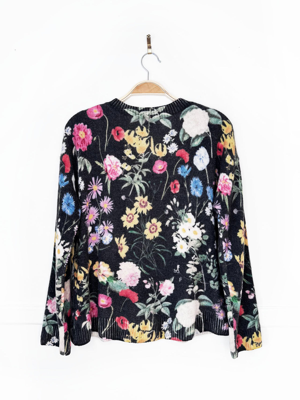 saks fifth avenue 100% cashmere knit floral sweater