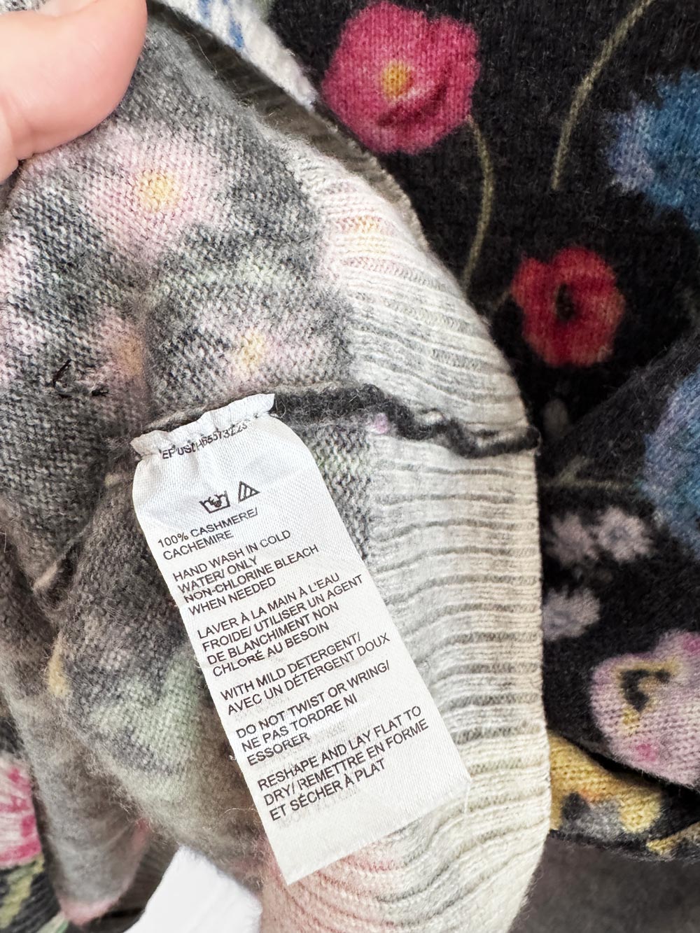 saks fifth avenue 100% cashmere knit floral sweater