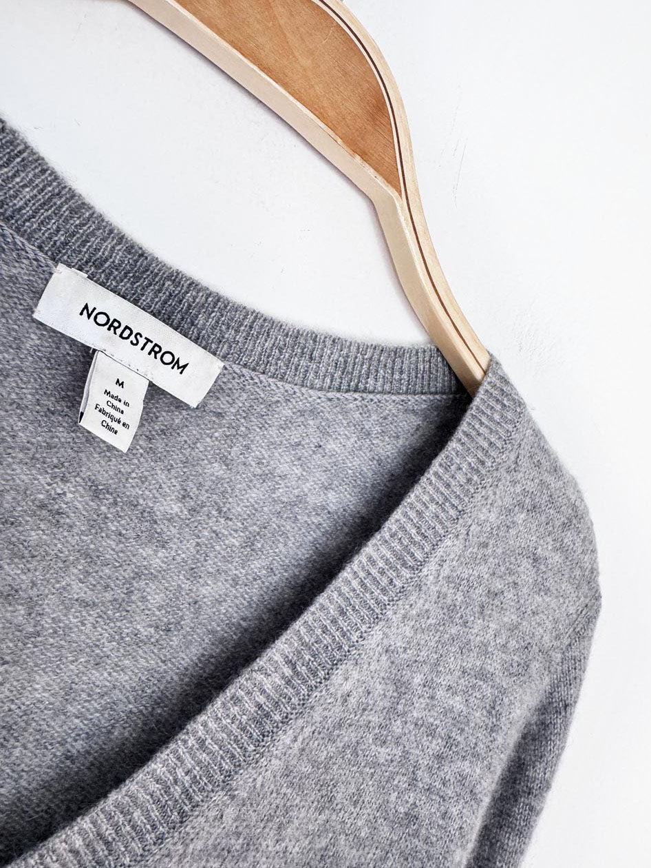 nordstrom 100% cashmere knit v-neck sweater