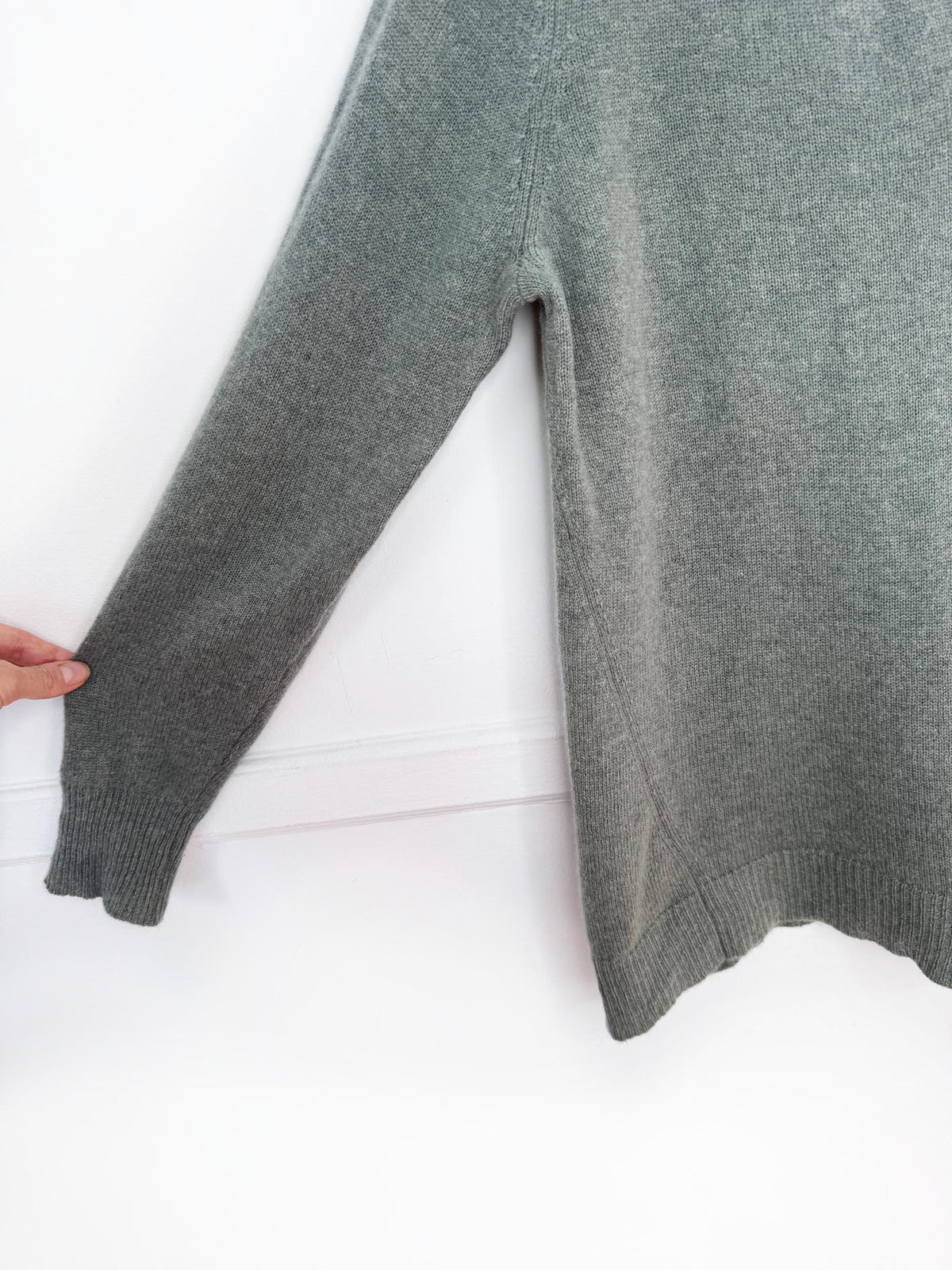 claudia nichole 100% cashmere knit oversized v-neck sweater