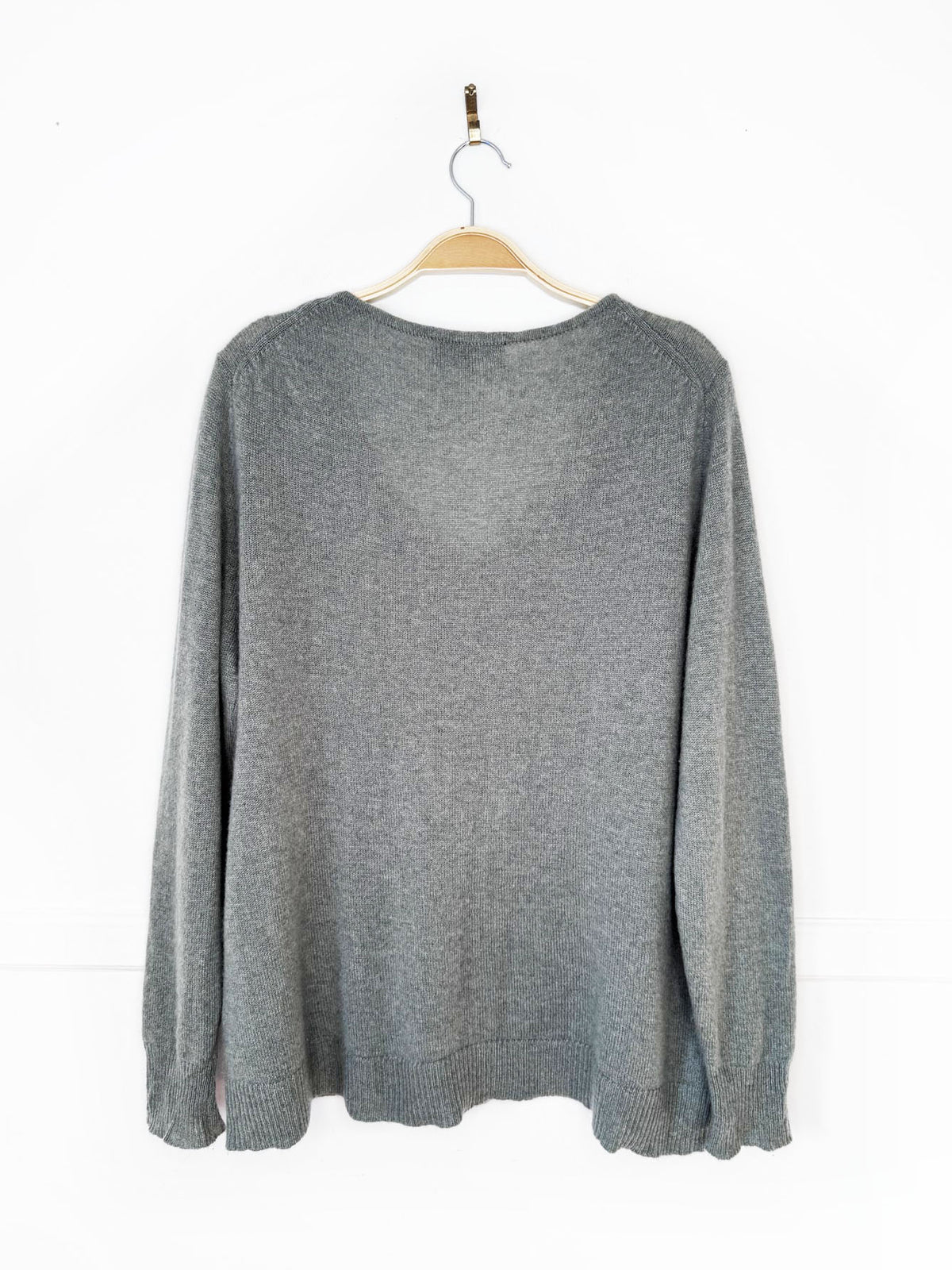 claudia nichole 100% cashmere knit oversized v-neck sweater