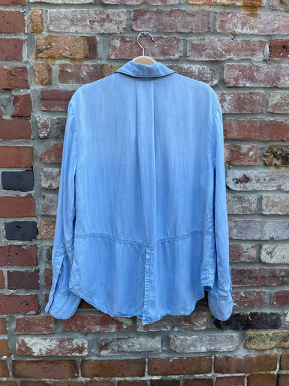 bella dahl 2024 chambray split back shirt