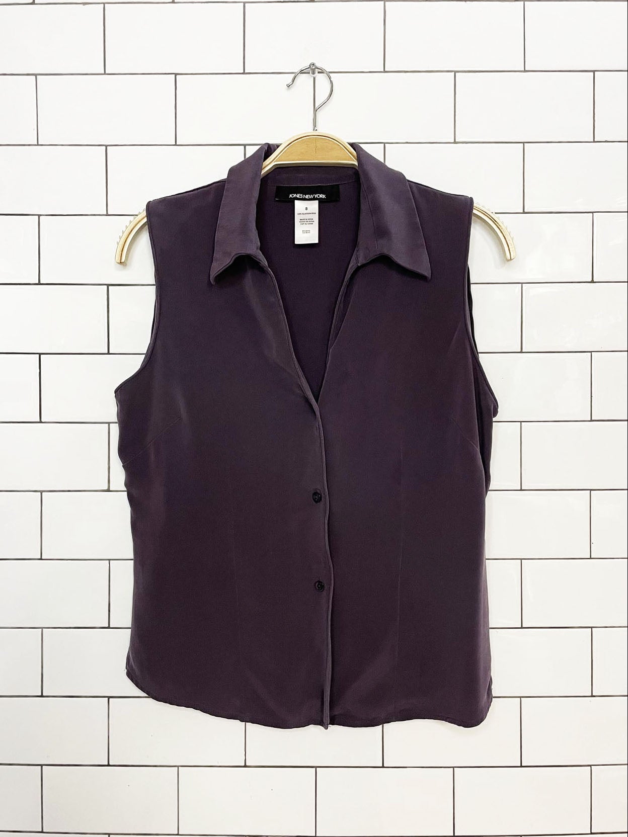 vintage 00s jones new york 100% silk full button sleeveless shirt