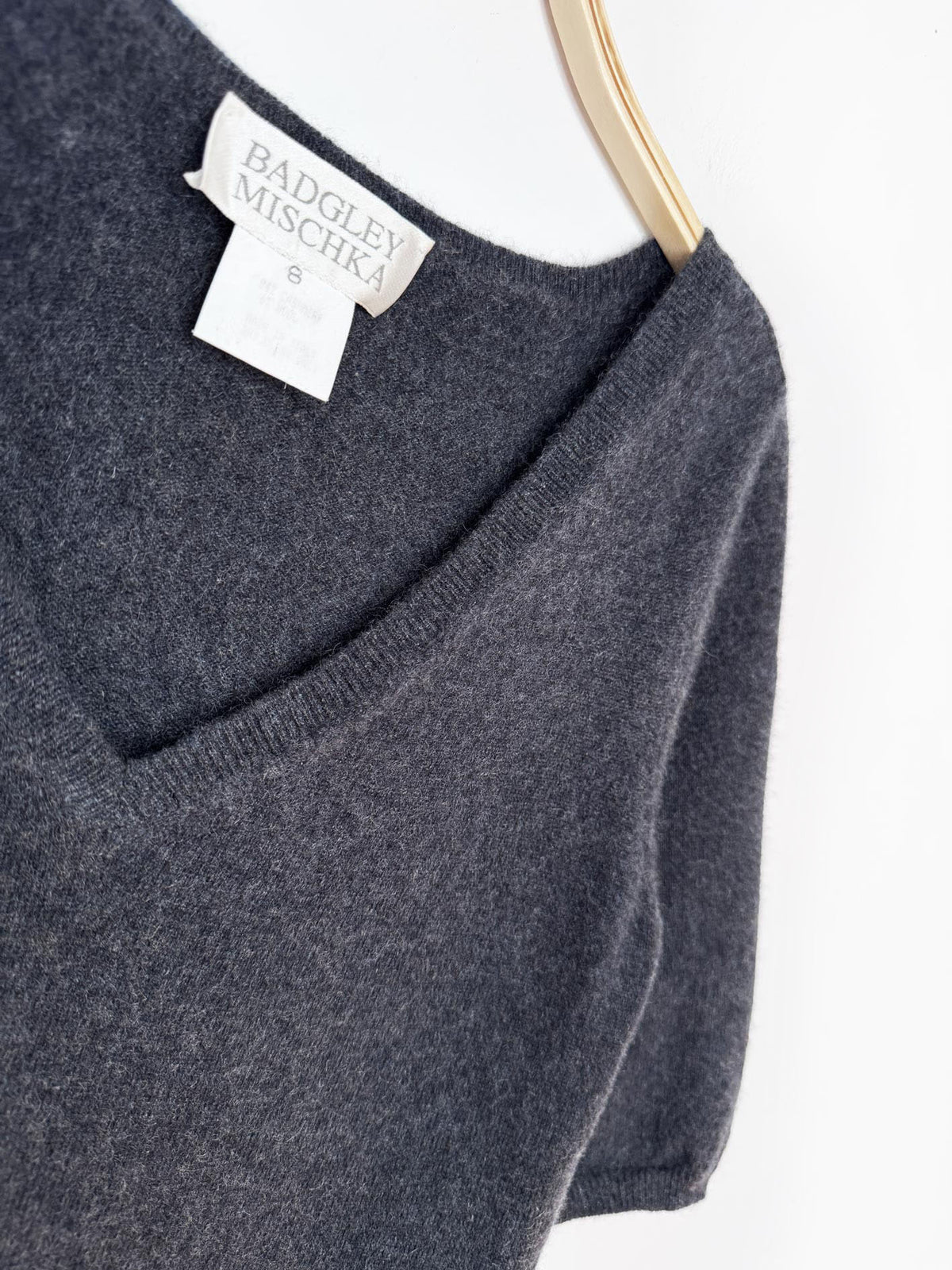 vintage badgley mischka cashmere-wool knit short sleeve v-neck sweater top