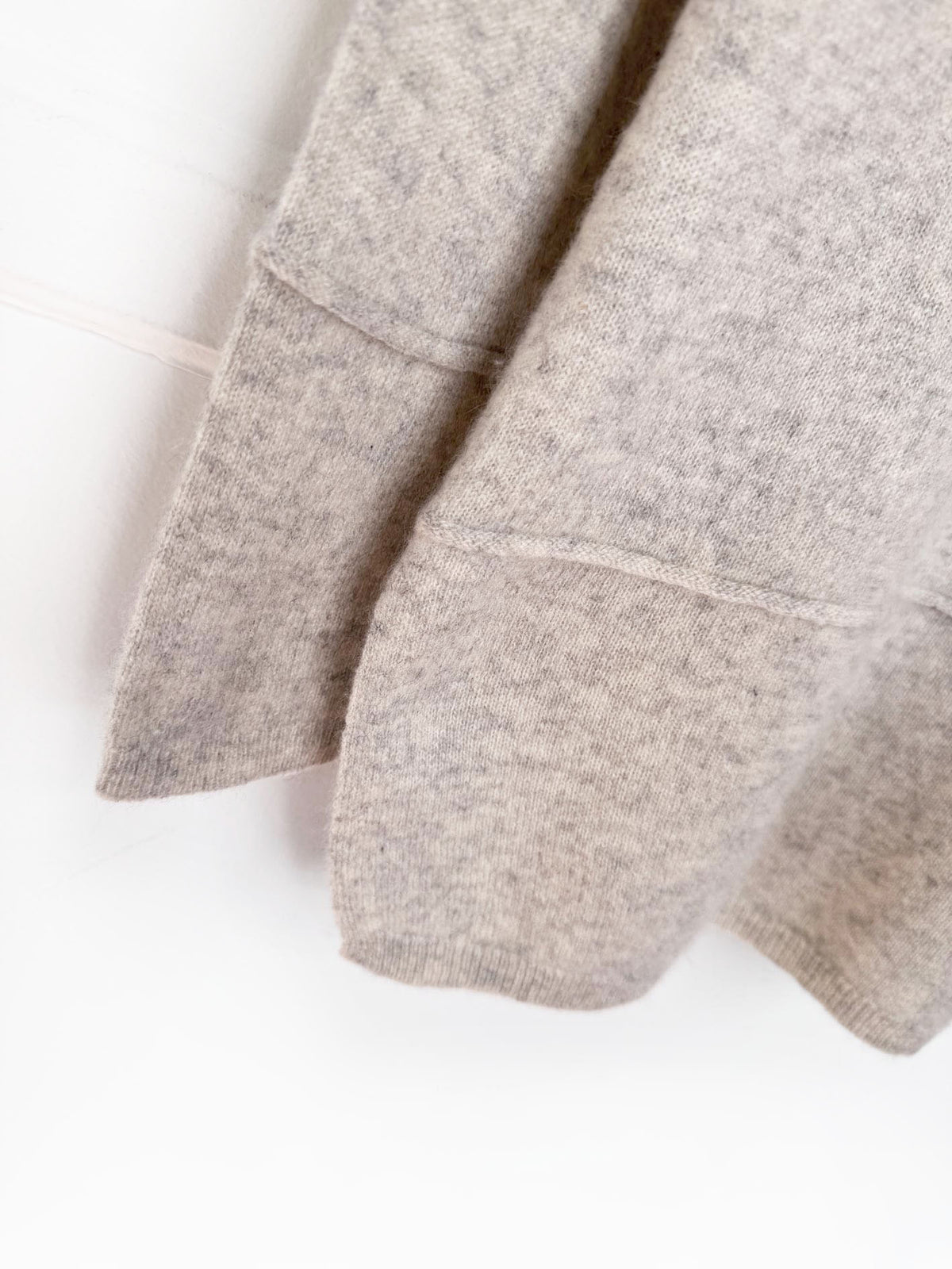 vintage 00s lord & taylor 100% cashmere knit v-neck sweater