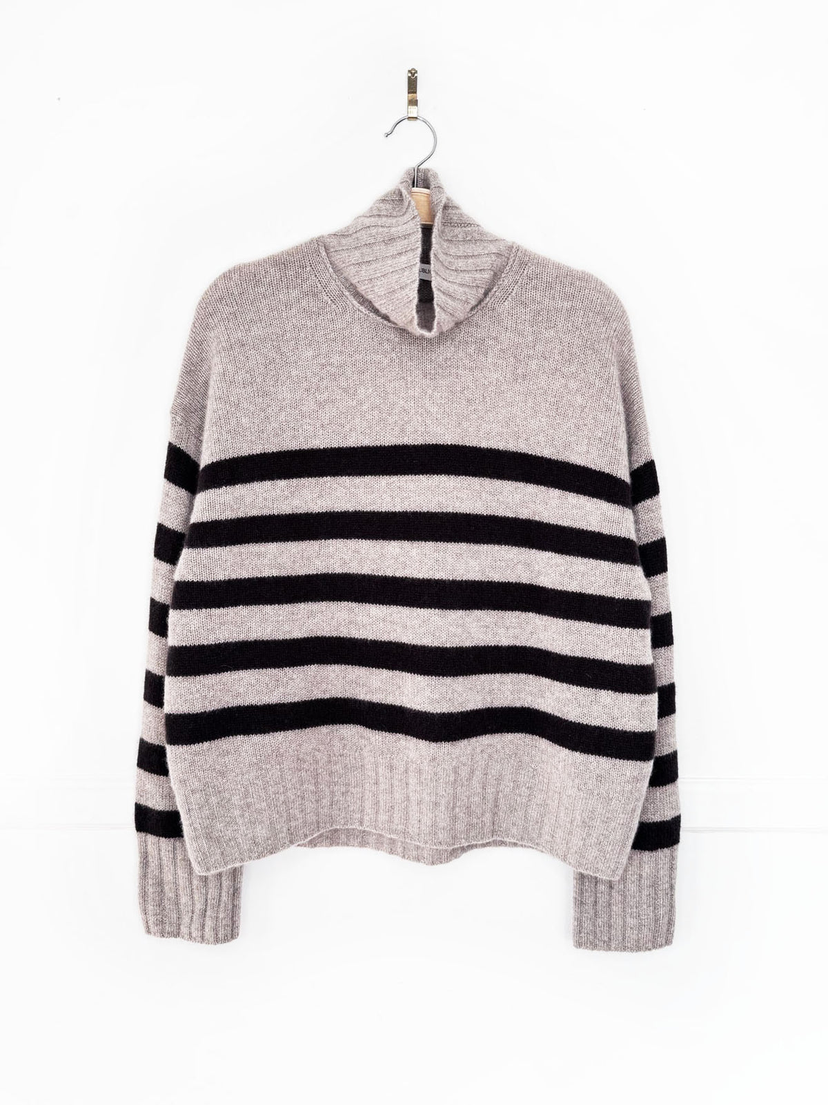 banana republic 100% cashmere knit oversized boxy turtleneck sweater