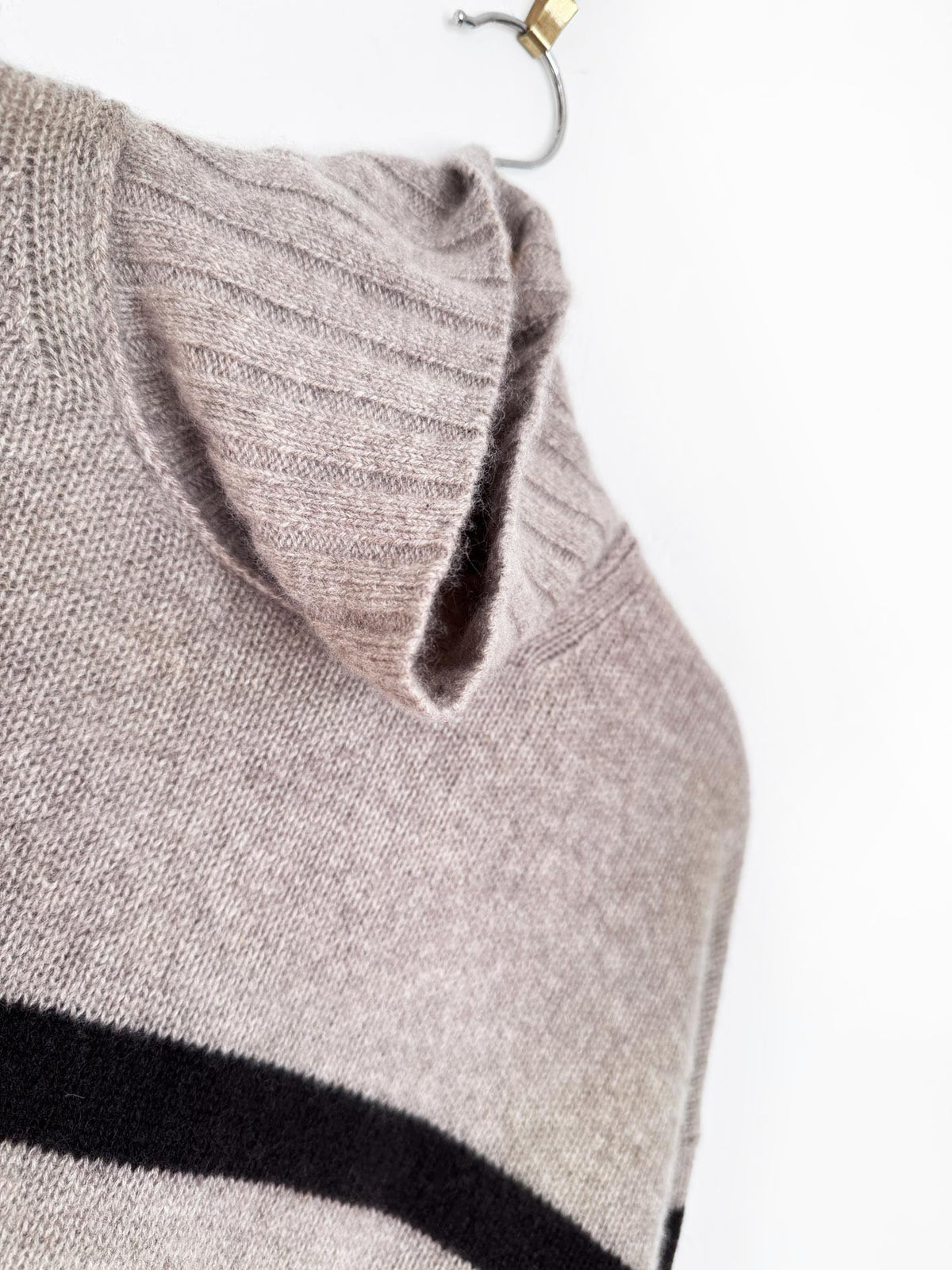 banana republic 100% cashmere knit oversized boxy turtleneck sweater