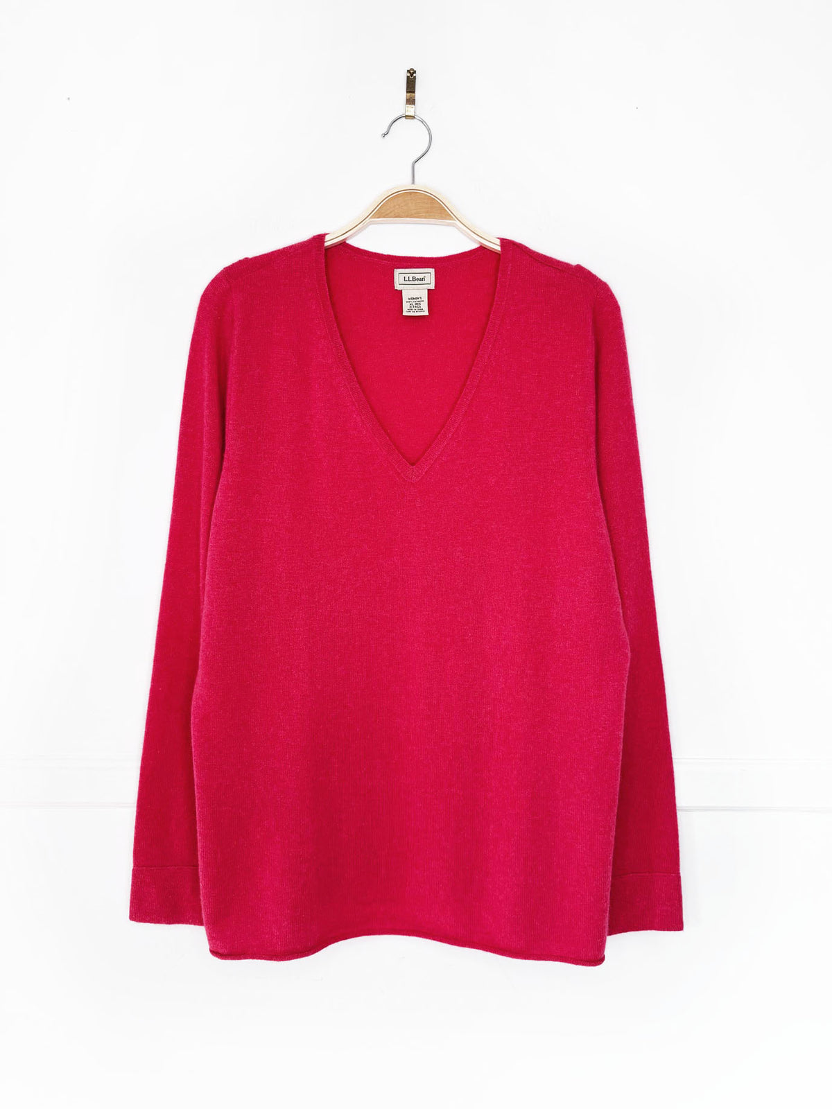 ll bean 100% cashmere knit v-neck sweater