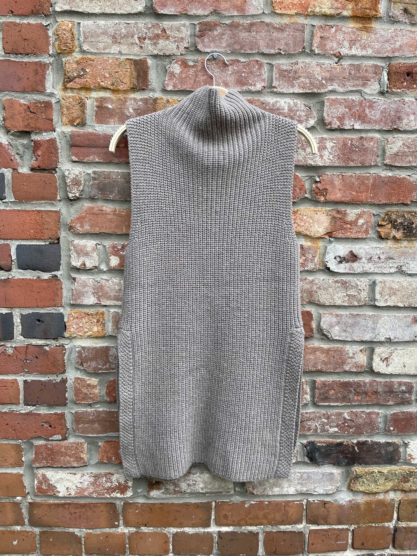 wilfred durandal sleeveless wool sweater