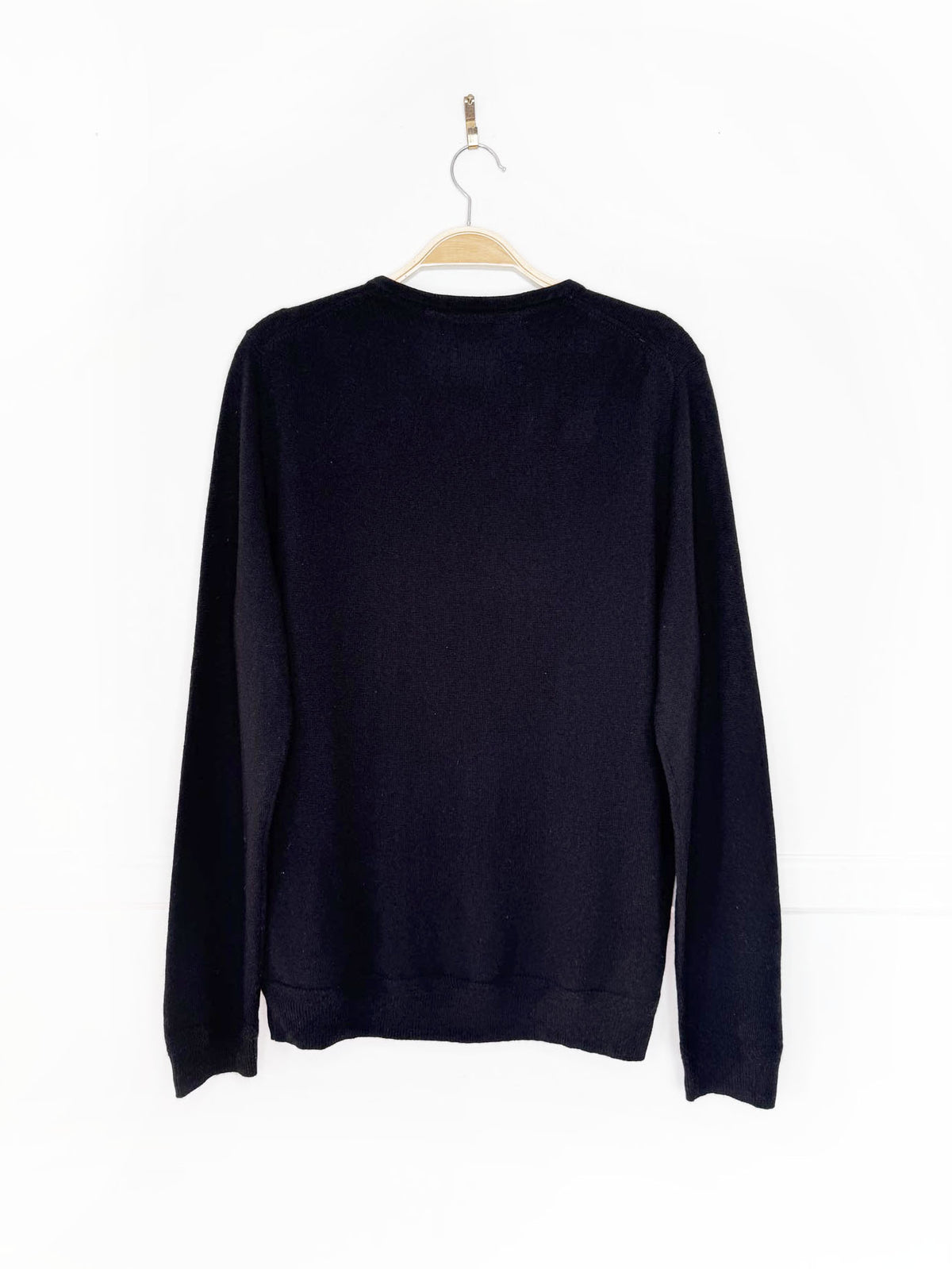john w. nordstrom 100% italian cashmere knit v-neck sweater