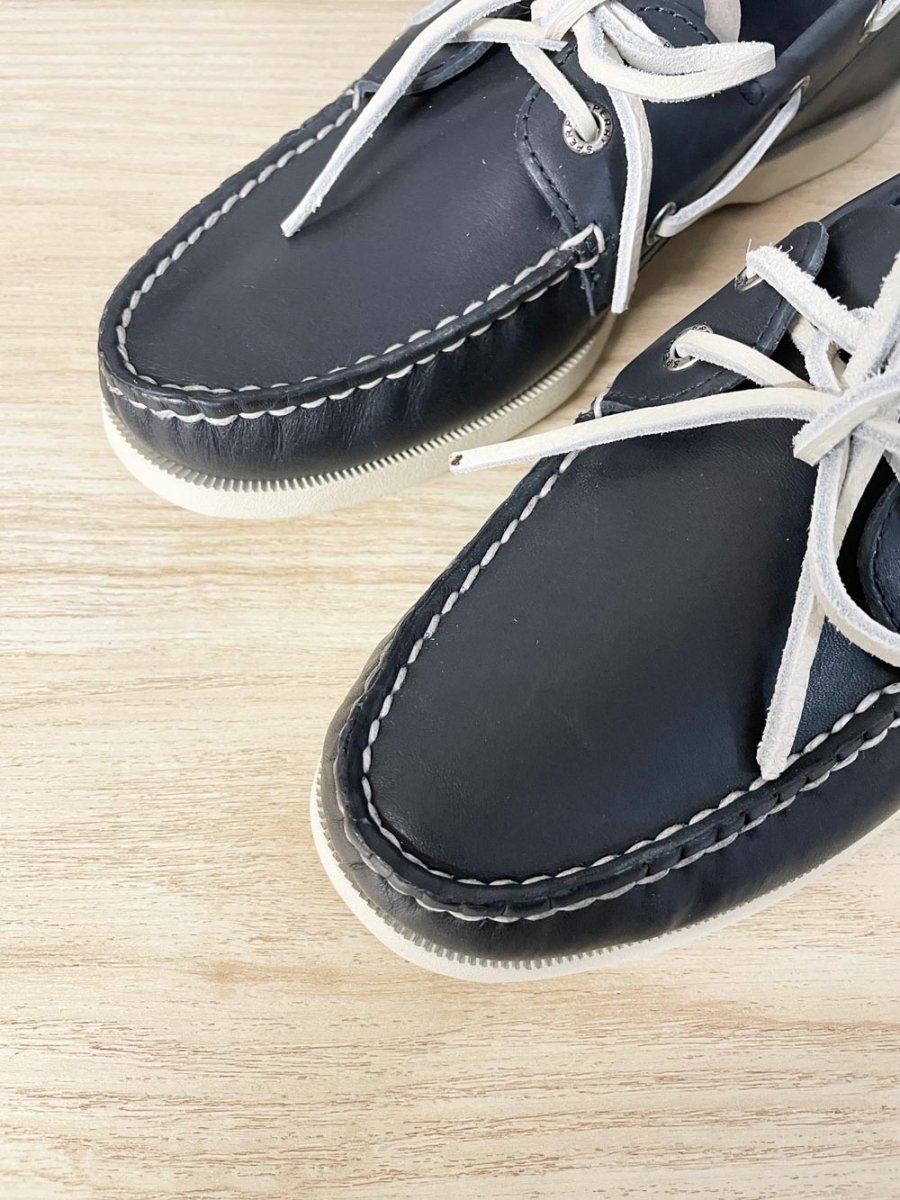 nwt sperry leather 2 - eye contrast stitch boat shoe - good market thrift store