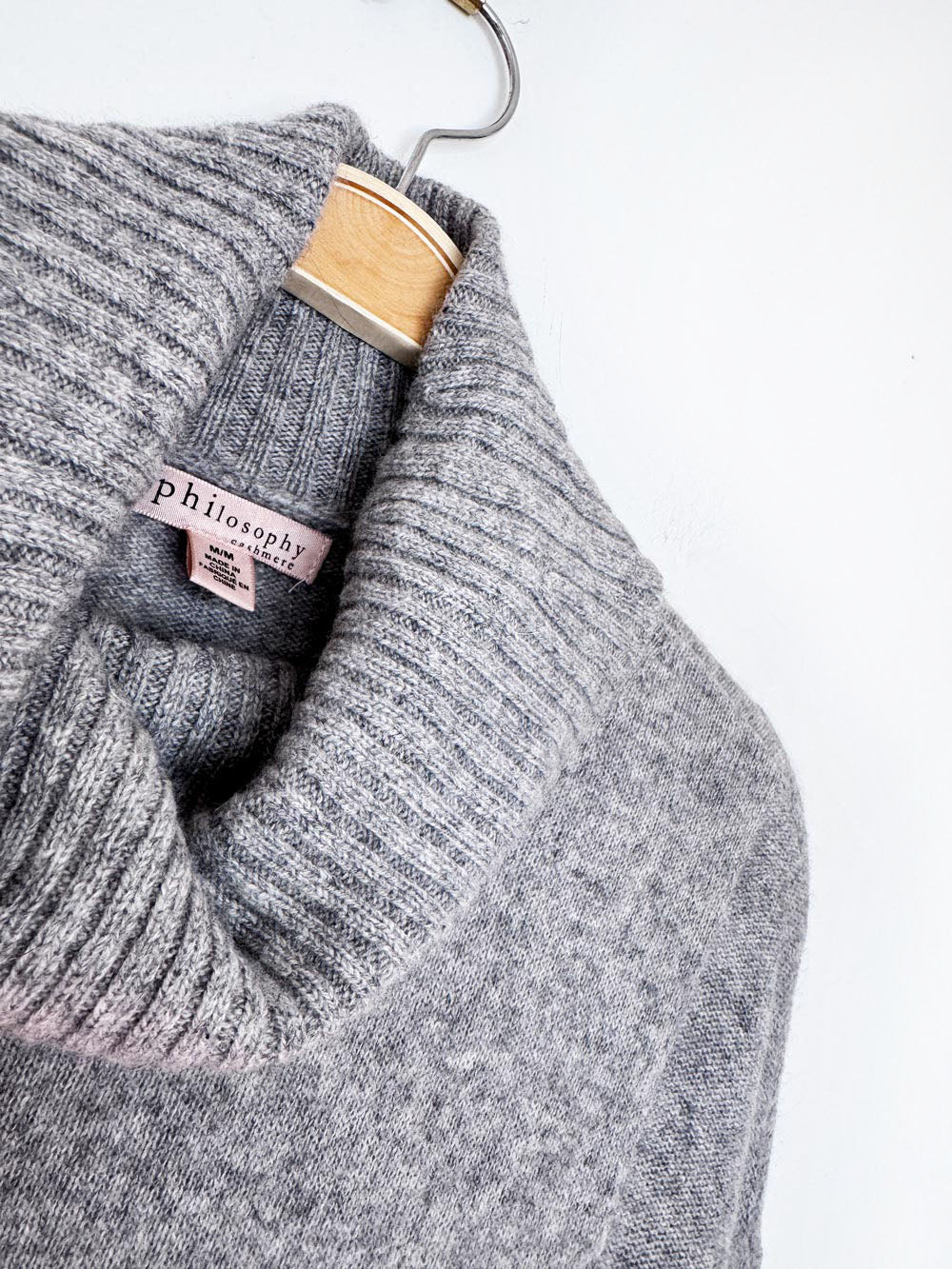 philosophy 100% cashmere knit turtleneck sweater