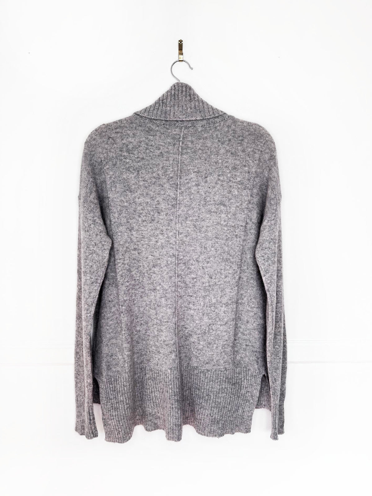 philosophy 100% cashmere knit turtleneck sweater