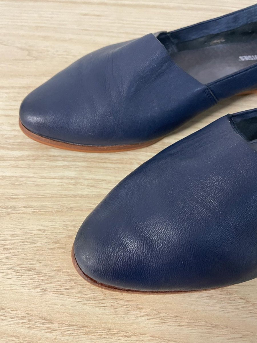 tender tootsies bianca leather slip on flats - good market thrift store