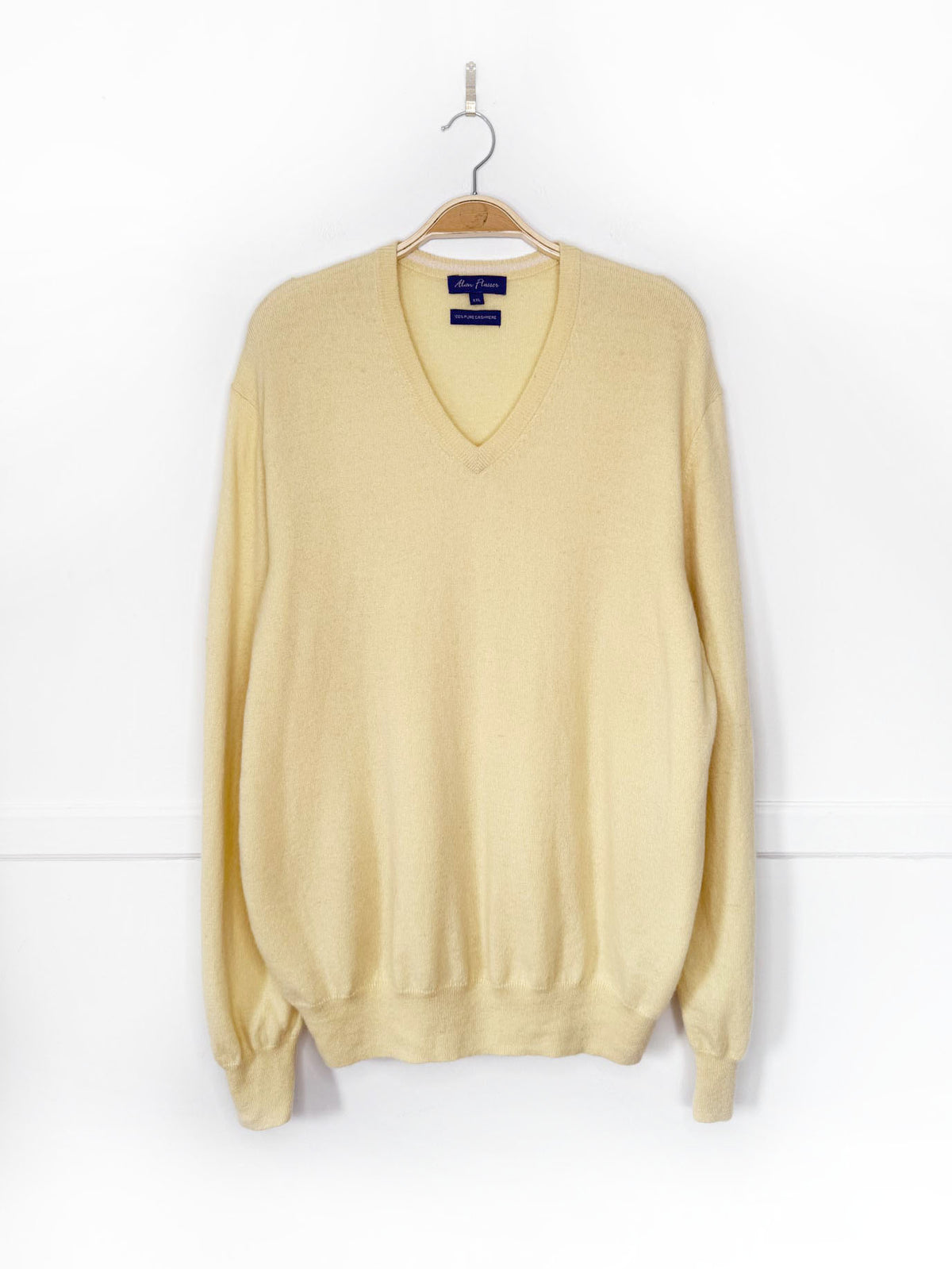 alan flusser 100% cashmere knit v-neck sweater