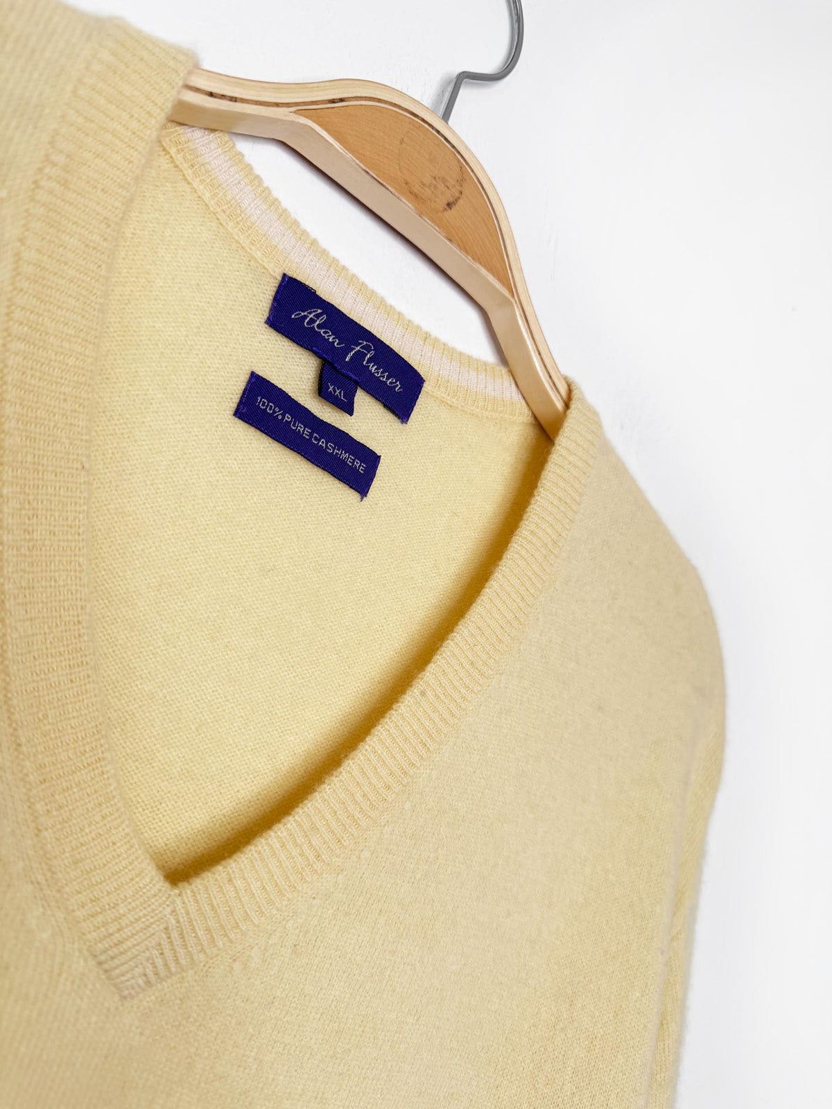 alan flusser 100% cashmere knit v-neck sweater
