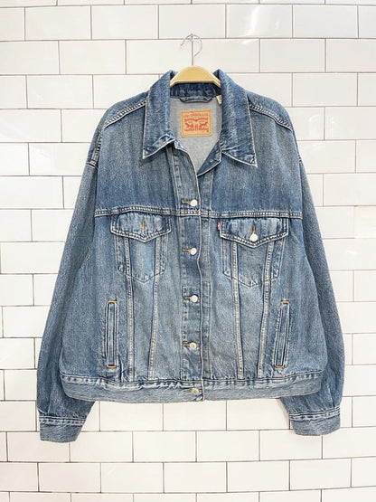 levis classic denim trucker jacket - good market thrift store