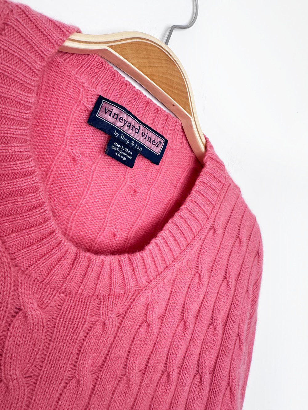 vineyard vines 100% cashmere cable knit sweater