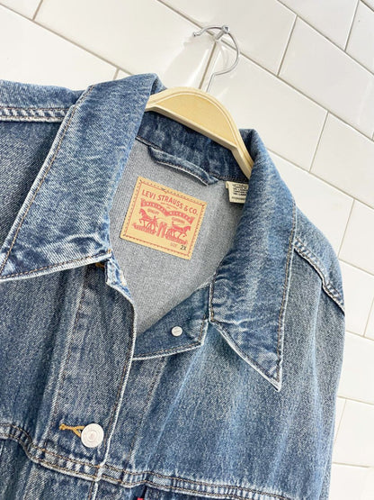 levis classic denim trucker jacket - good market thrift store