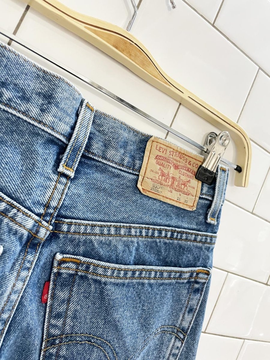 vintage 00s levi's 550 relaxed loose fit jeans - good market thrift store