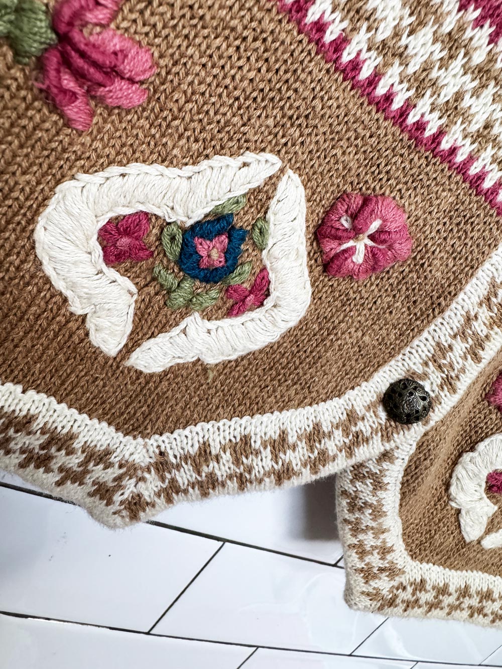 vintage 90s northern isles ramie-blend hand-embroidered knit vest | portraits
