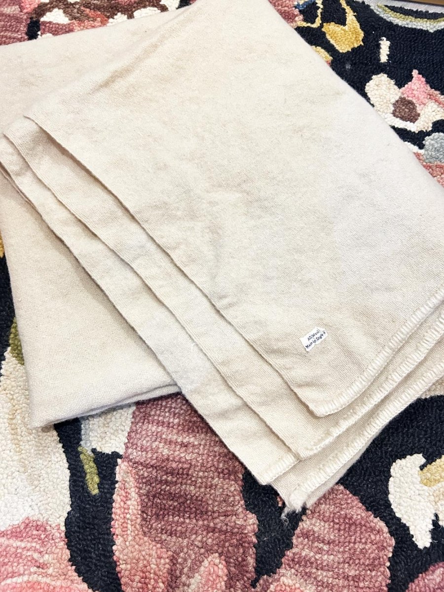 vintage 100% wool made in england blanket - good market thrift store