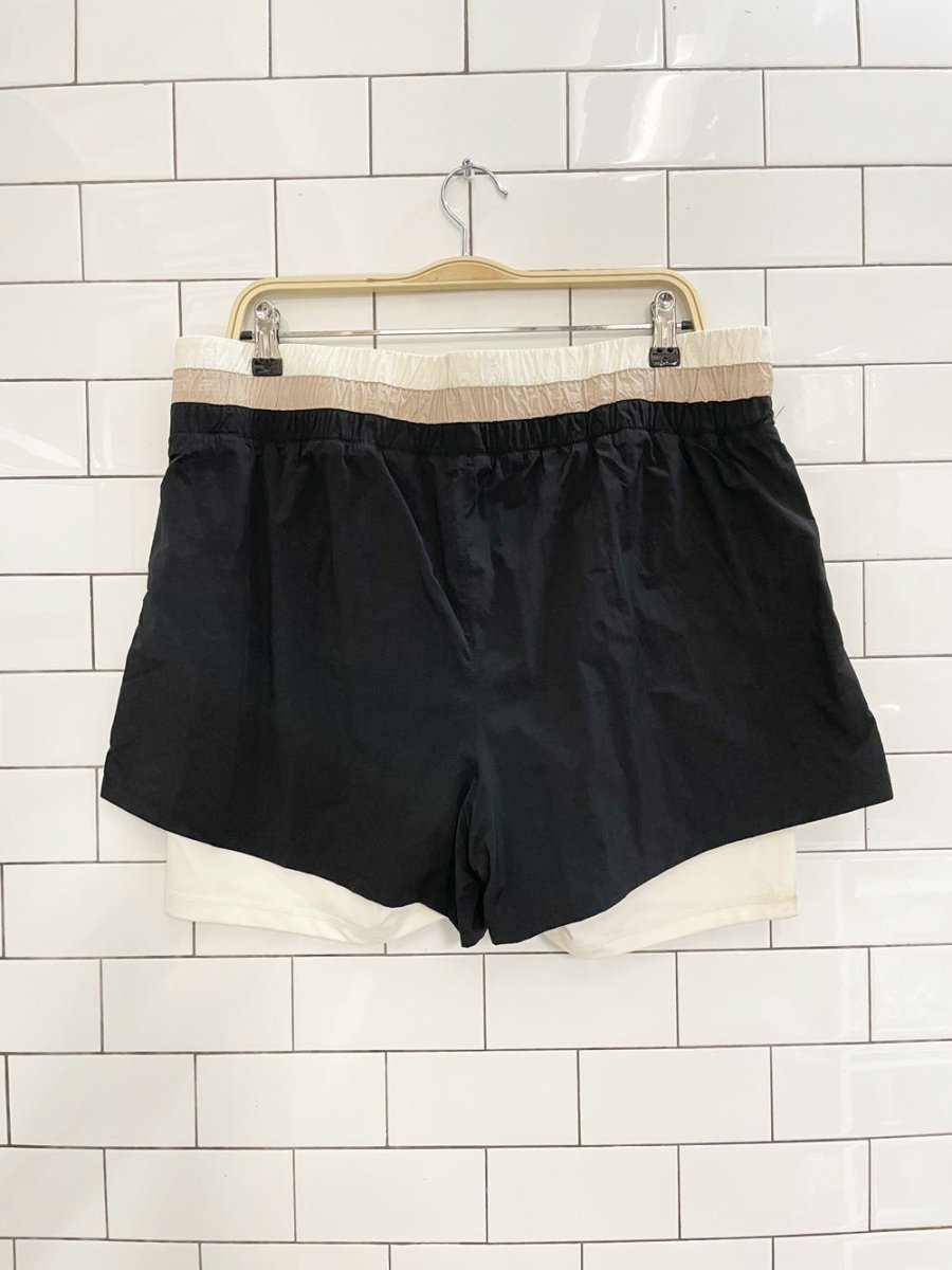 reebok milestone layered running short - good market thrift store