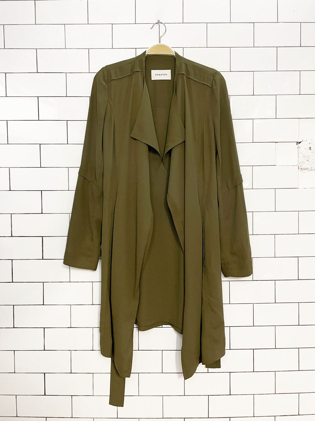 babaton quincey belted open light trench | aritzia