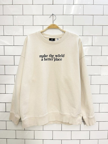 h&m relaxed fit minimal graphic crew - good market thrift store