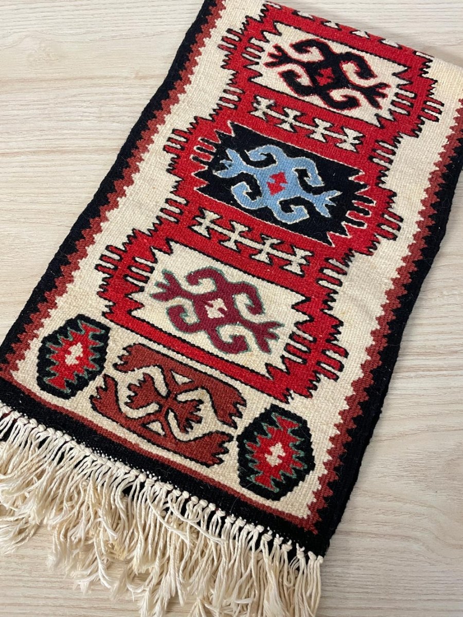 vintage 70s kilim rug / runner / wall hanging - good market thrift store