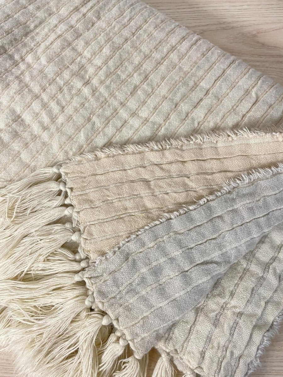 life at home cozy plus two tone throw blanket - good market thrift store