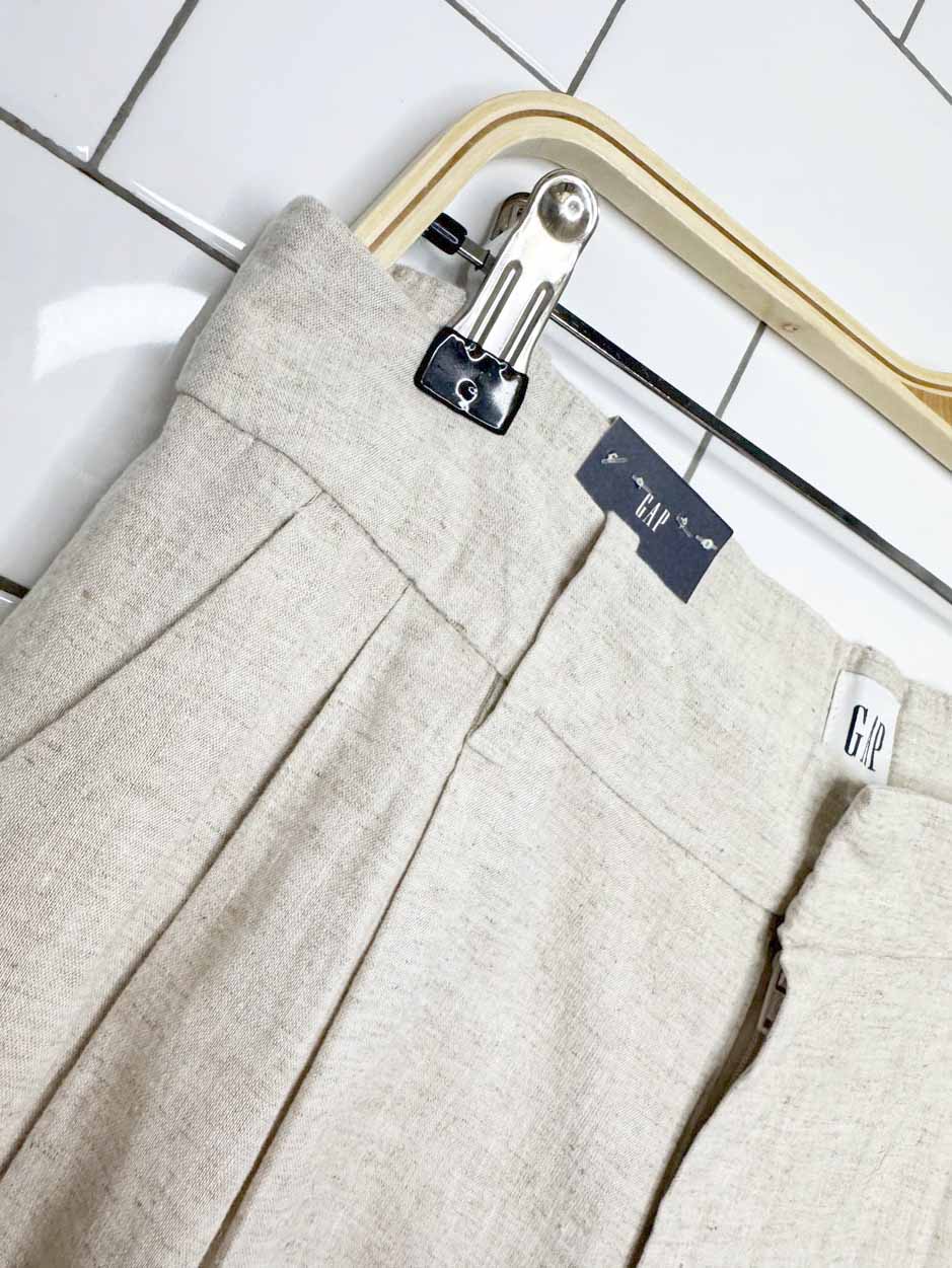 nwt gap linen-blend 365 high rise pleated short