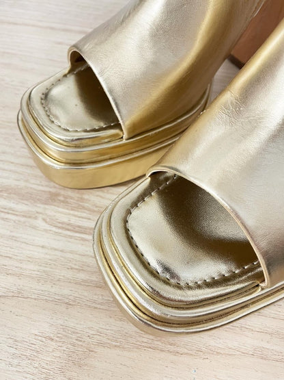 just fab 2024 bristol metallic block heeled sandals - good market thrift store