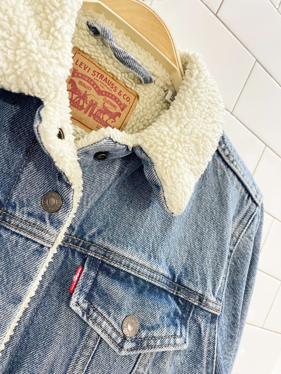 levi's original sherpa lined denim trucker jacket - good market thrift store