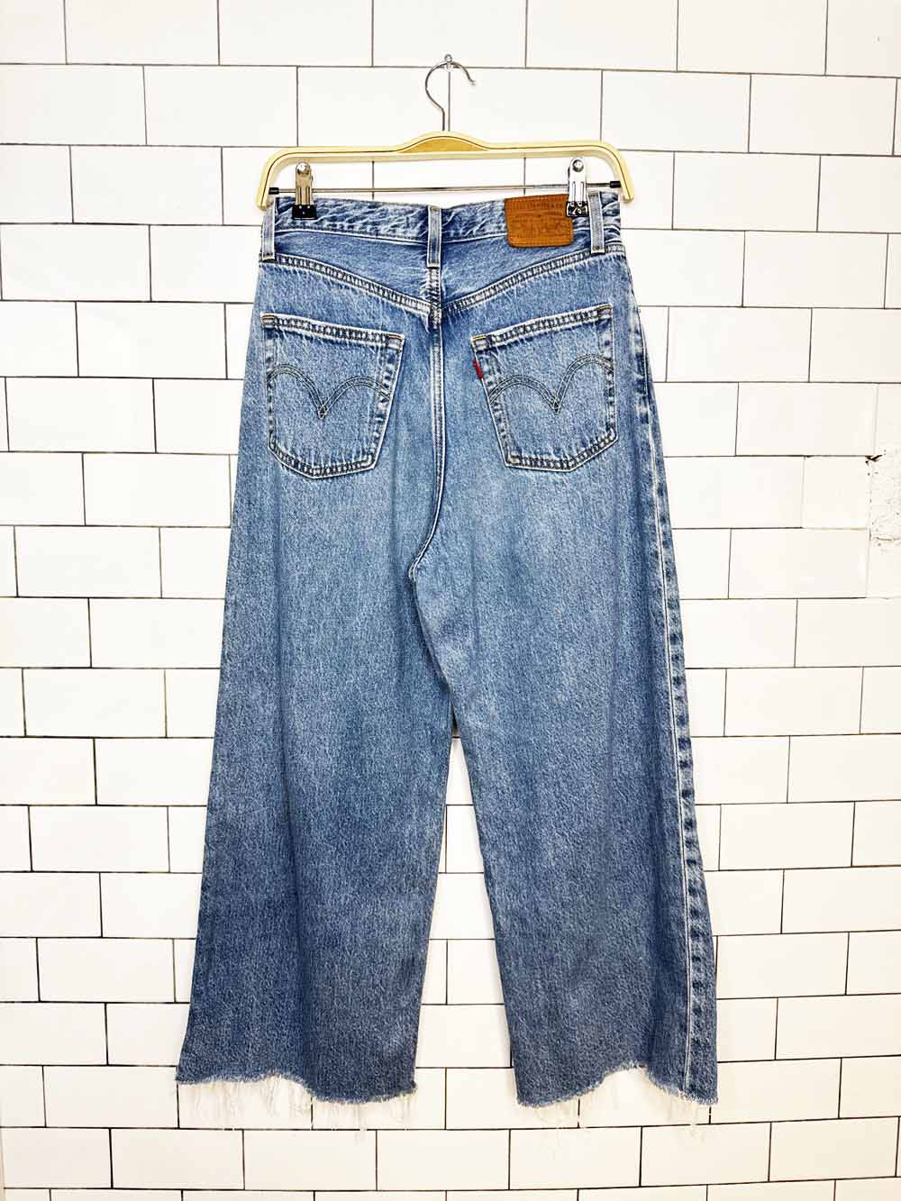 levi's ribcage pleated crop raw hem wide leg jeans